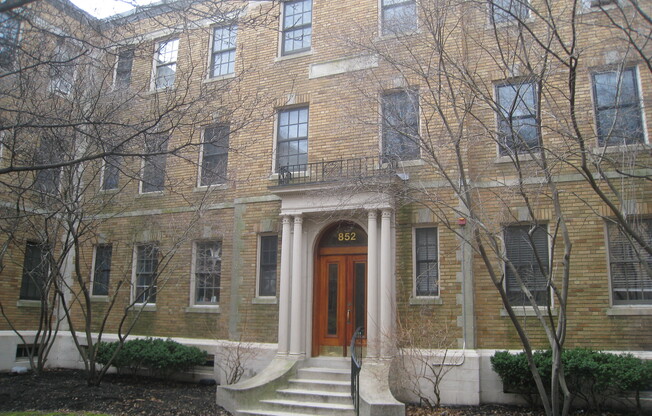 852 MASSACHUSETTS AVE