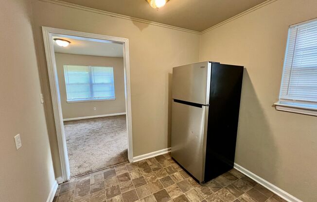 Newly refreshed 2bdr/1bdt house in Kansas City, KS
