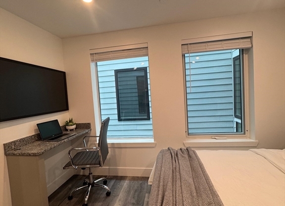 Studio, 1 bath, $1,575, Unit 727