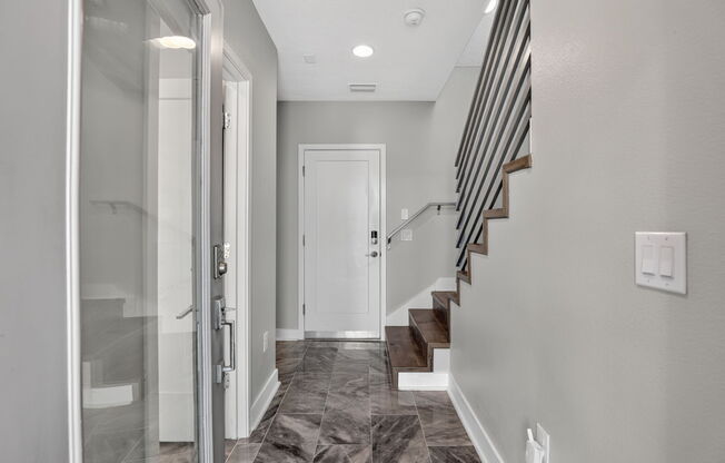 105 W GRANT ST