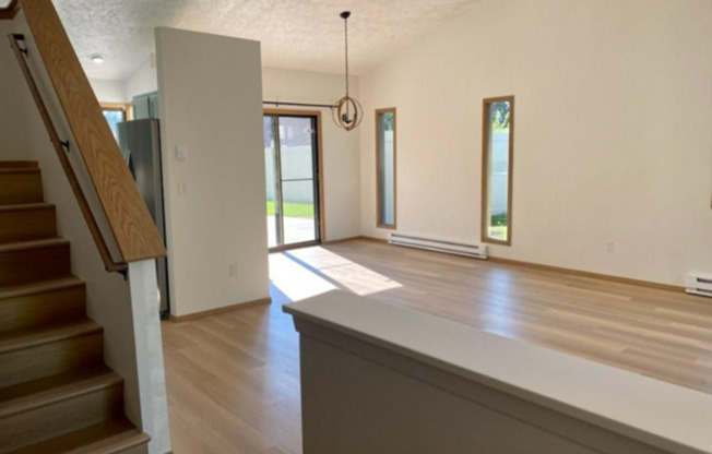 189 Crestline Duplex