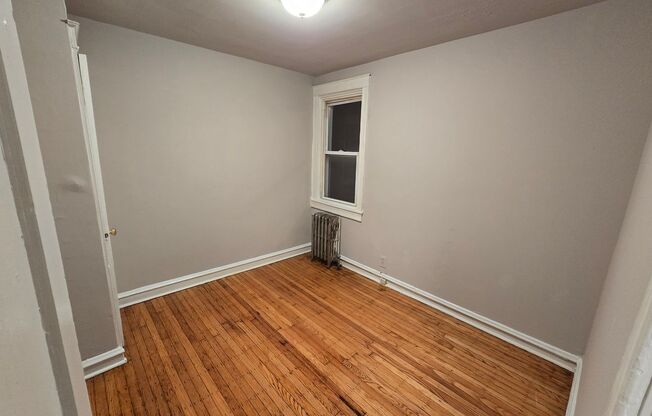 3 beds, 1 bath, $1,650