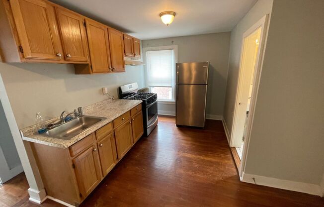 2 beds, 1 bath, 1,600 sqft, $1,750, Unit 1330 Chapel St - Unit 2