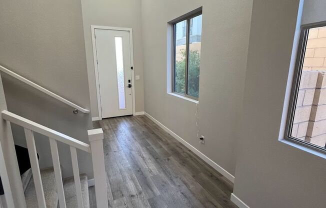 Beautiful 3 Bedroom Townhome in the Southwest available NOW!