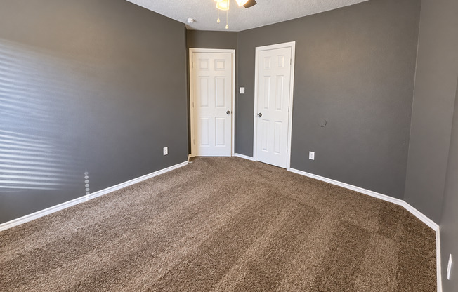 3 beds, 2 baths, $2,400
