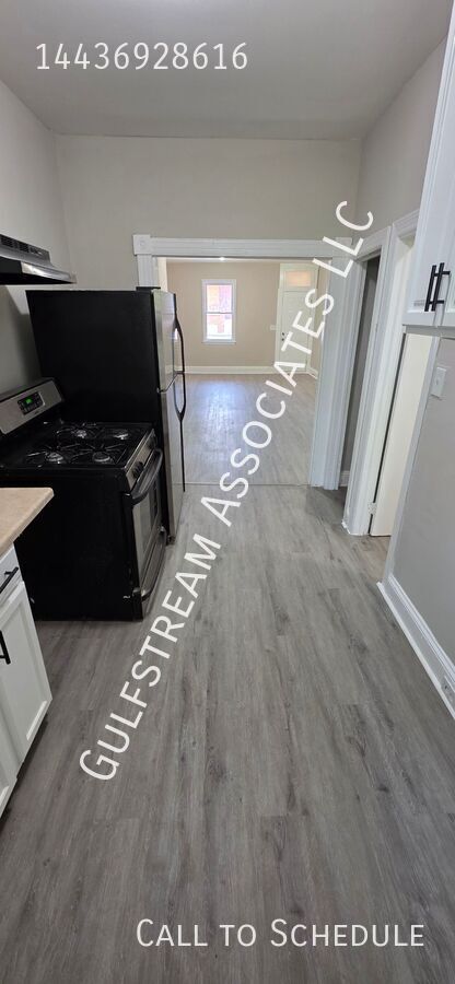 1519 E 28 ST