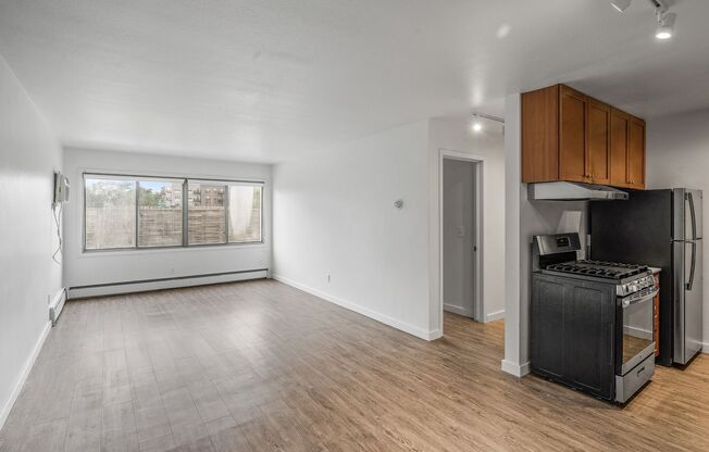 1 bed, 1 bath, 650 sqft, $1,245, Unit 303