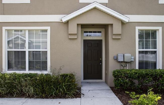 *** SPACIOUS TOWNHOME IN GATED COMMUNITY IN PLANT CITY!! ***