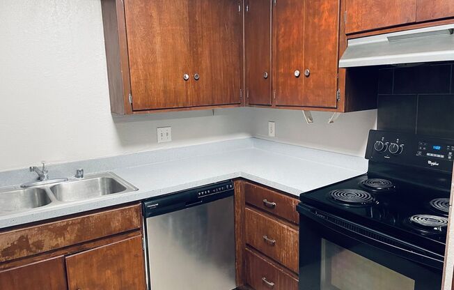 1 bed, 1 bath, $625, Unit 113