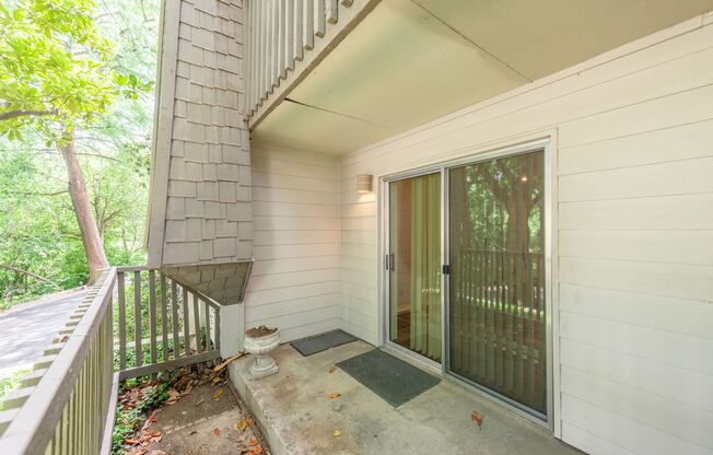 2 beds, 1 bath, $1,595, Unit # 151