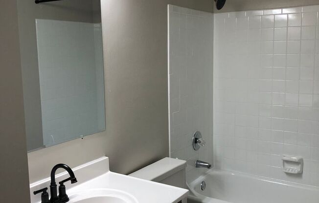 3 beds, 2 baths, 1,300 sqft, $1,749, Unit 5924