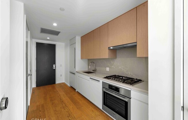Studio, 1 bath, 519 sqft, $2,400, Unit 517