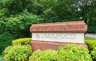 Spacious 3 Bedroom Condo- Close to NCSU and Downtown Raleigh! Available Now!