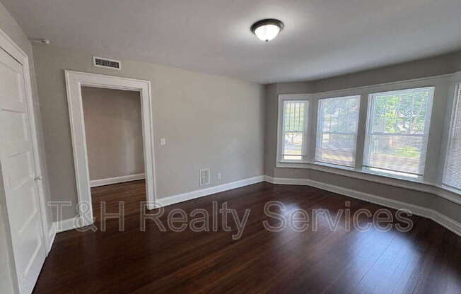 39 E 32 ST