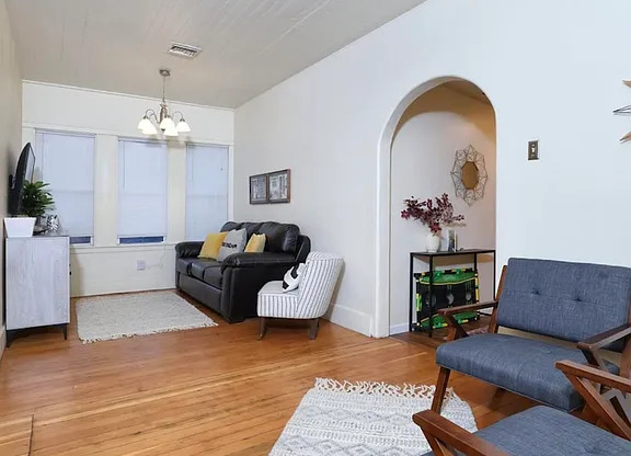 1615 N SANTA RITA AVE