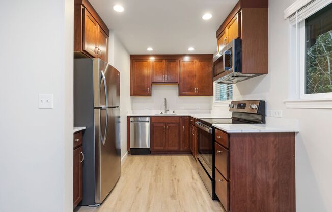2 beds, 1 bath, 875 sqft, $2,195, Unit 14