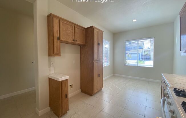 3 beds, 2 baths, $2,495