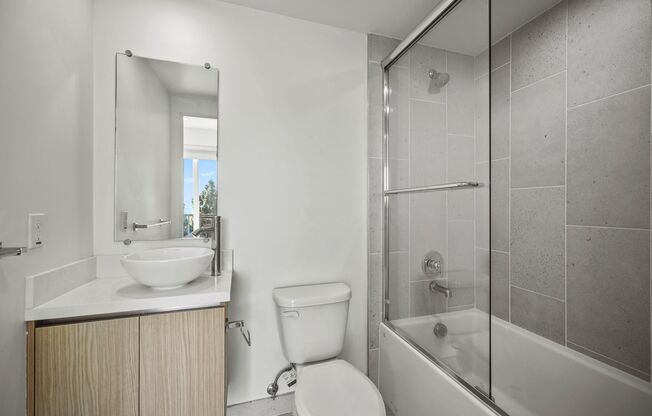 3 beds, 3 baths, 938 sqft, $3,188.57, Unit 606