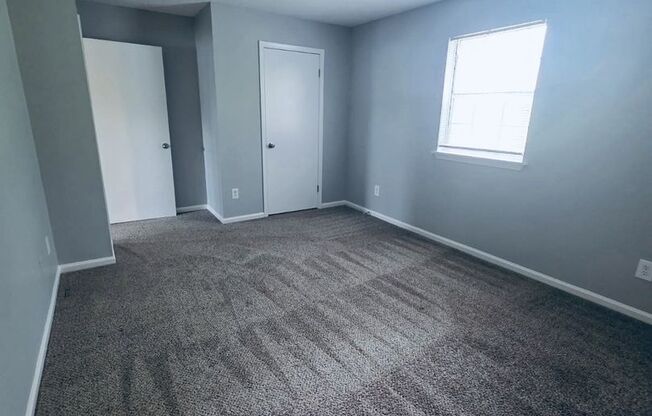 2 beds, 1.5 baths, 880 sqft, $995, Unit 411