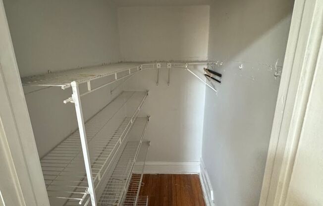 1 bed, 1 bath, $1,325, Unit 31