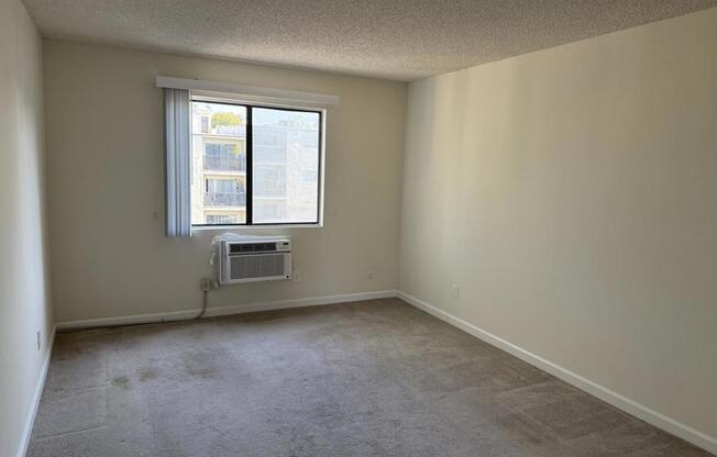 3 beds, 2 baths, 1,282 sqft, $2,795, Unit 313