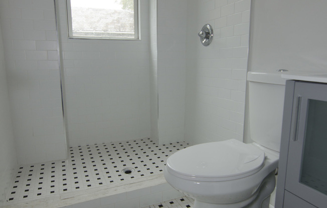 2 beds, 1 bath, 820 sqft, $1,625, Unit 103