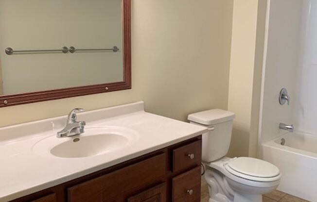 2 beds, 2 baths, 1,200 sqft, $1,495, Unit 3717-102