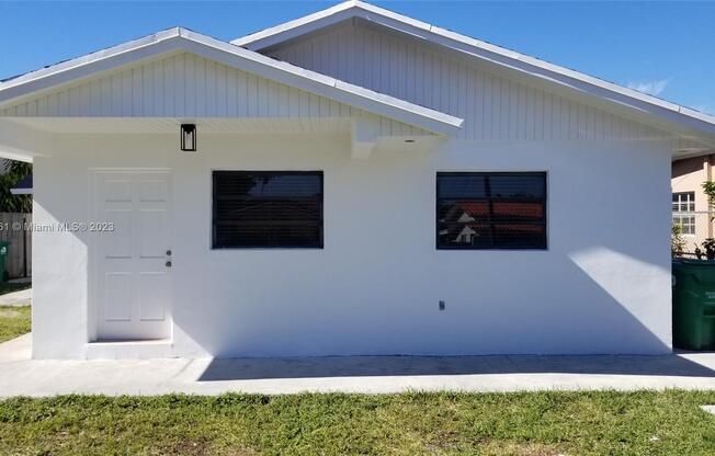 3904 SW 88 CT