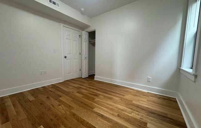 2 beds, 1 bath, 750 sqft, $2,090, Unit 5645 Hobart Street #2