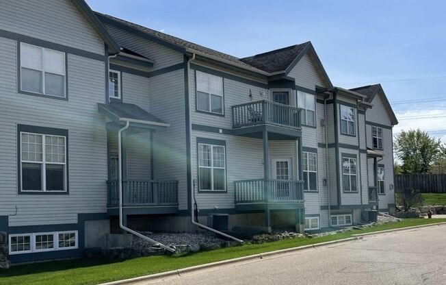 Verona Schools! Awesome 2BR/2BA townhouse-style condo for rent on West Side!