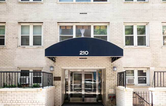 210 E 63 ST