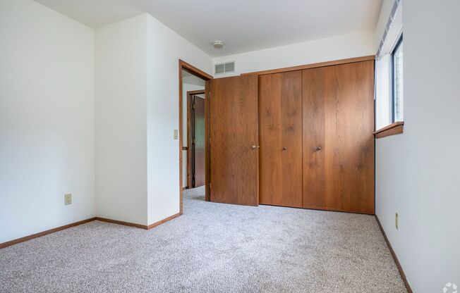 3 beds, 2.5 baths, 2,000 sqft, $2,705, Unit D-1