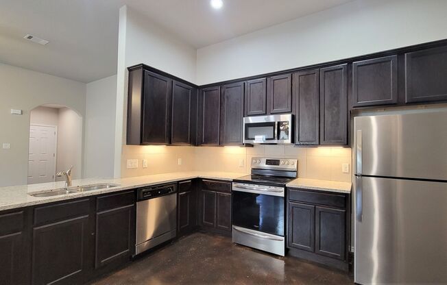 3 beds, 2 baths, $1,295, Unit 1110 Burek Cross