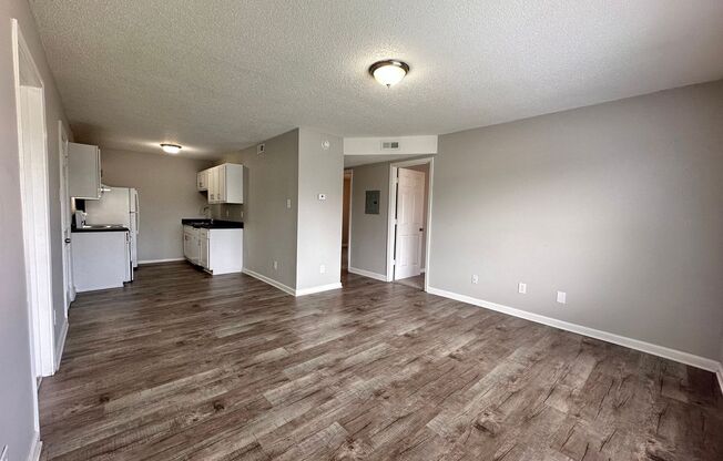 3 beds, 1 bath, 820 sqft, $1,395, Unit 289w