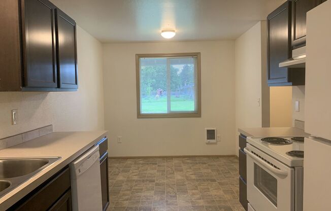 Updated 4 bedroom, 2 bath home near Intel Jones Farm in Hillsboro