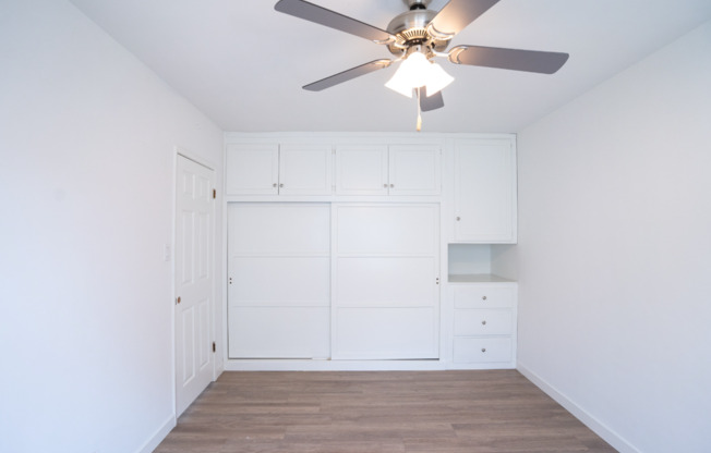 Coming Soon! Newly Renovated 1-Bedroom Upper Unit in Alamitos Beach