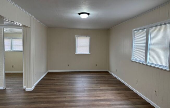 2-3 BED, 1.5 BATH MOBILE HOME LOCATED IN DENTON