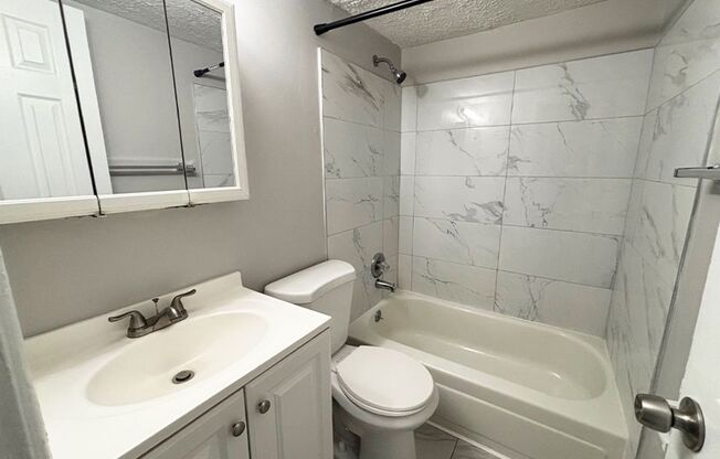 1 bed, 1 bath, 560 sqft, $815, Unit 725-18