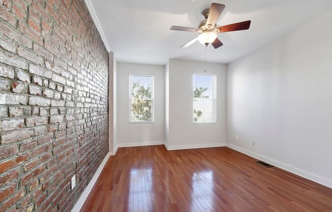 1/2 off 1 month’s rent for a lease start by 9/1! Bedroom 1 Bathroom Townhouse // H-Street Corridor // Private Parking Included!