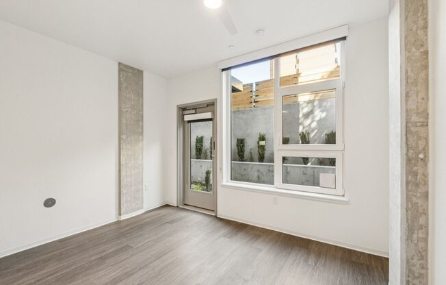 Studio, 1 bath, 289 sqft, $1,500, Unit 109