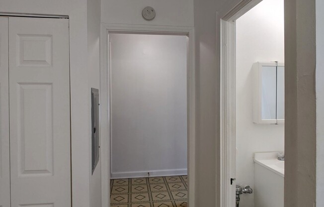 3265 W Wrightwood Ave, Chicago IL 2W