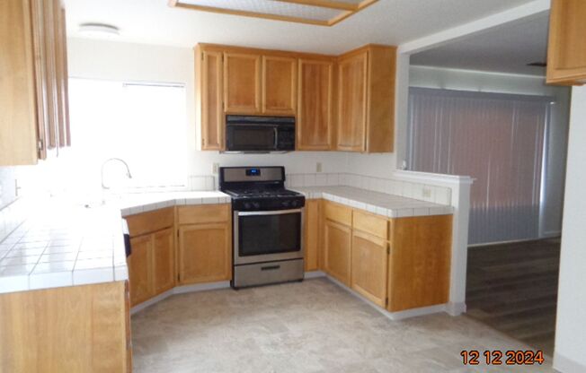 3 beds, 2.5 baths, $2,850