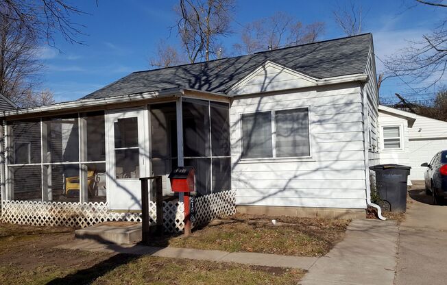 Single-story 4 bed 2 bath home for rent!