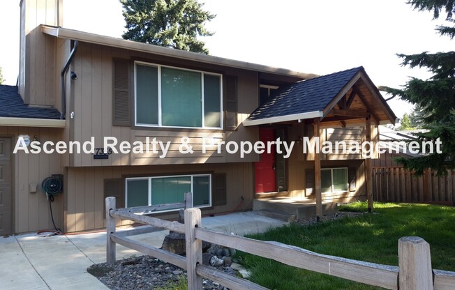 Updated 4 Bed on Cul de Sac Quick Access to Nike/Intel Parks Schools & Shops Fenced Yard w/Awesome Covered Patio