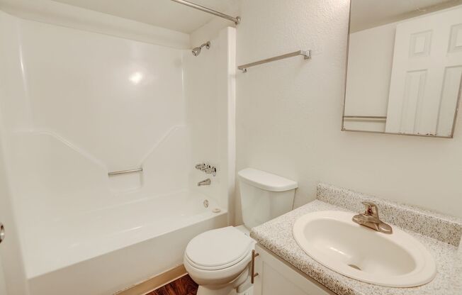 3 beds, 2 baths, 1,080 sqft, $2,200, Unit 8407