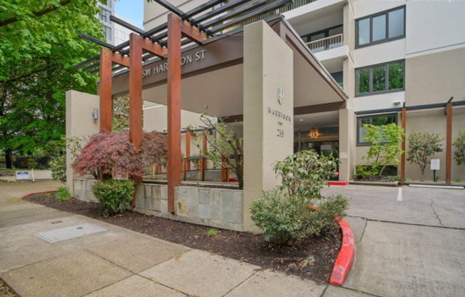 Stylish 1-Bedroom Condo in Prime South Downtown Location with Balcony & Amenities Included