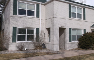 2 BEDROOM, 1 BATHROOM TOWNHOUSE WITH 1 CAR DETACHED GARAGE