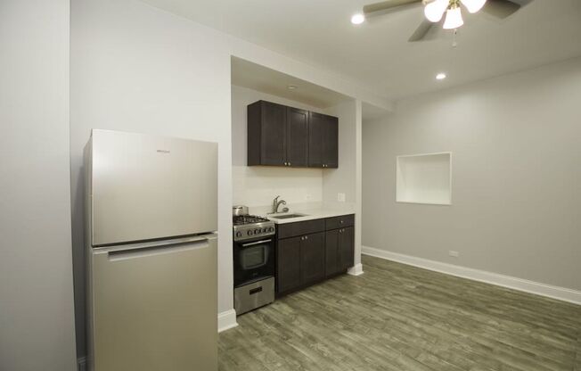 Studio, 1 bath, $995, Unit 101