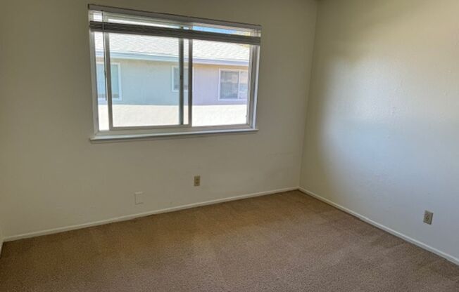 2 beds, 1 bath, 875 sqft, $1,950