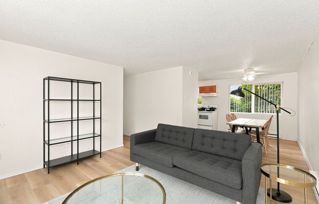 3 beds, 1 bath, 864 sqft, $1,895, Unit 15